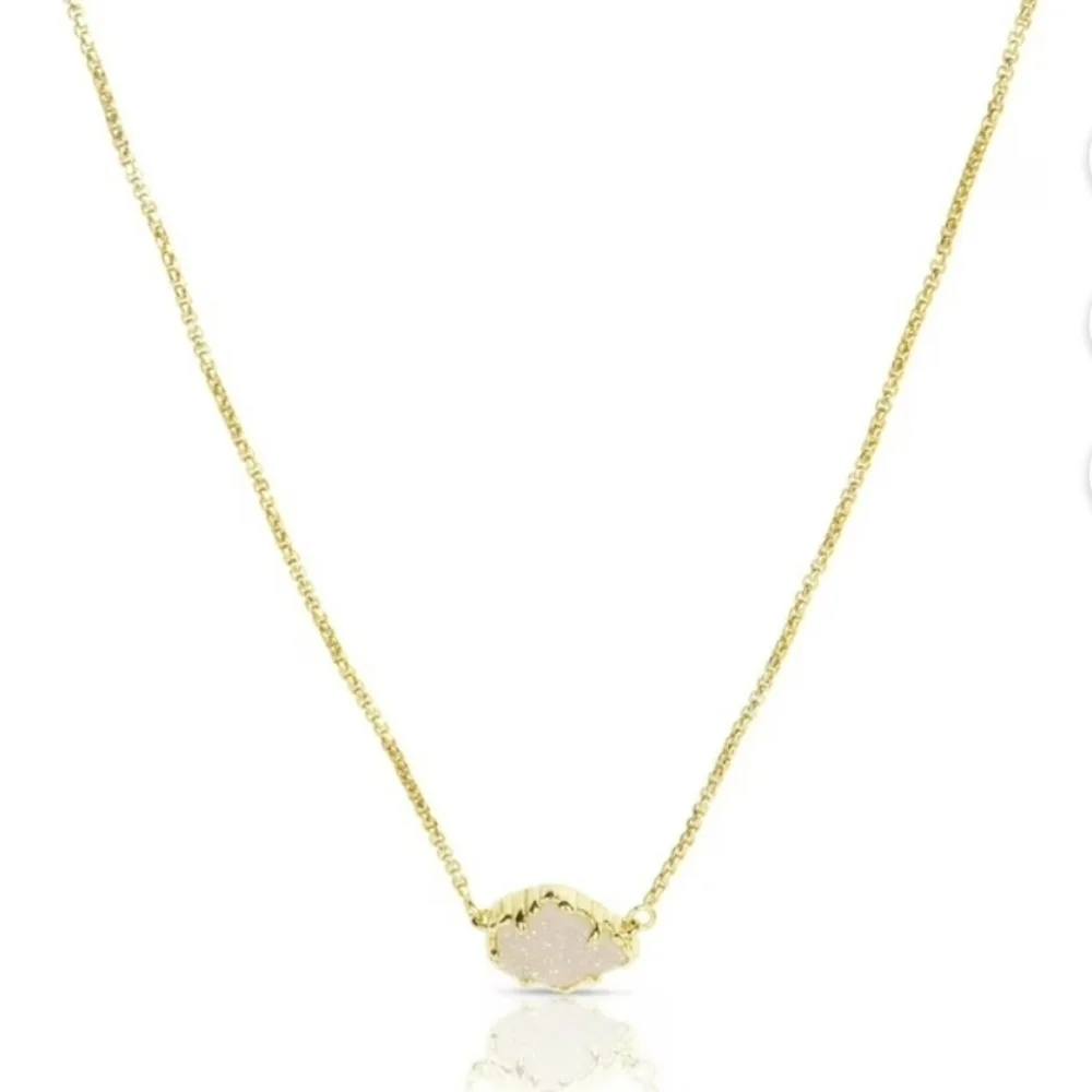KENDRA SCOTT  Tess Pendant Necklace  Irredescent Druzy Gold Plates